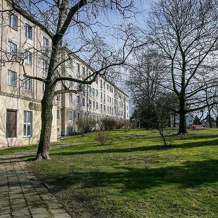 Apartament Stalowa Apartment สตาโลวา โวลา ภายนอก รูปภาพ